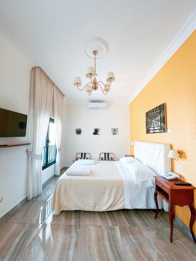 Neapolitantrips Hotel Екстер'єр фото