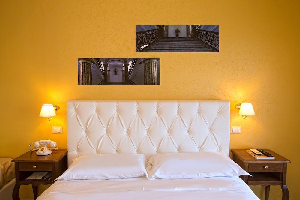 Neapolitantrips Hotel Екстер'єр фото