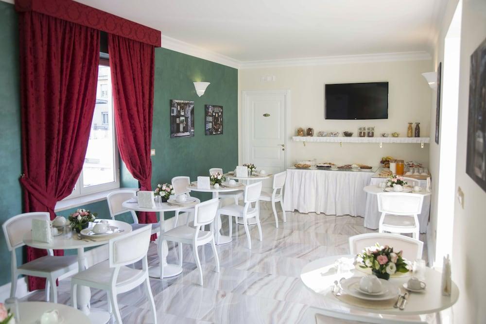 Neapolitantrips Hotel Екстер'єр фото